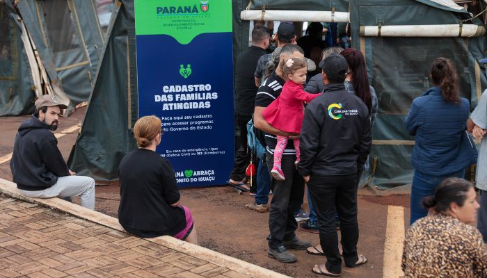 Foto: Geraldo Bubniak/AEN Mais 241 famílias de Rio Bonito do Iguaçu recebem auxílio de R$ 1 mil do Estado